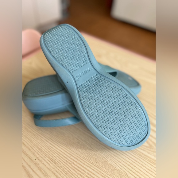 Vionic Women's Teal Sandals - Picture 5 of 6